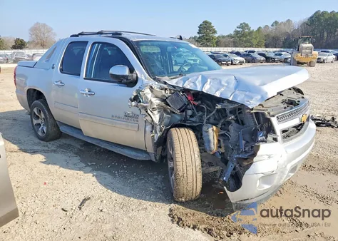 2013 Chevrolet Avalanche Lt z USA, uszkodzony, nr VIN 3GNMCFE03DG177395